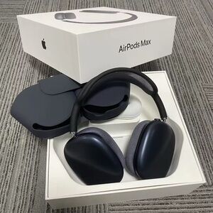 Apple AirPods Max in Dark Gray